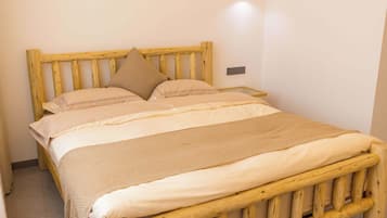 Signature Double Room | Desk, blackout curtains, free WiFi, bed sheets