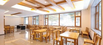 Xuegu Xuefu Lai Inn