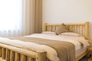 Signature-Doppelzimmer | Schreibtisch, Verdunkelungsvorhänge, kostenloses WLAN, Bettwäsche