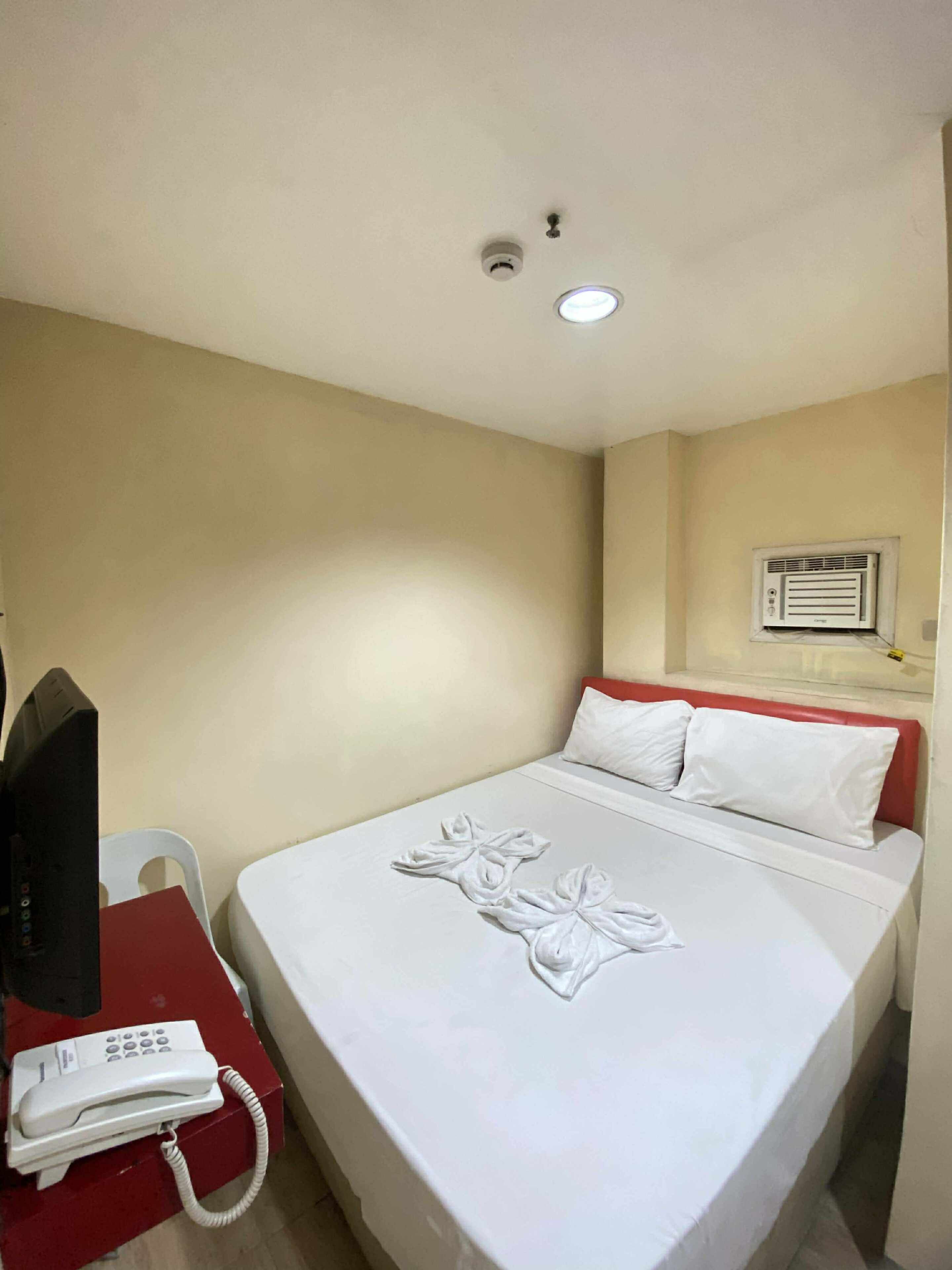 Standard Double Room | Desk, free WiFi