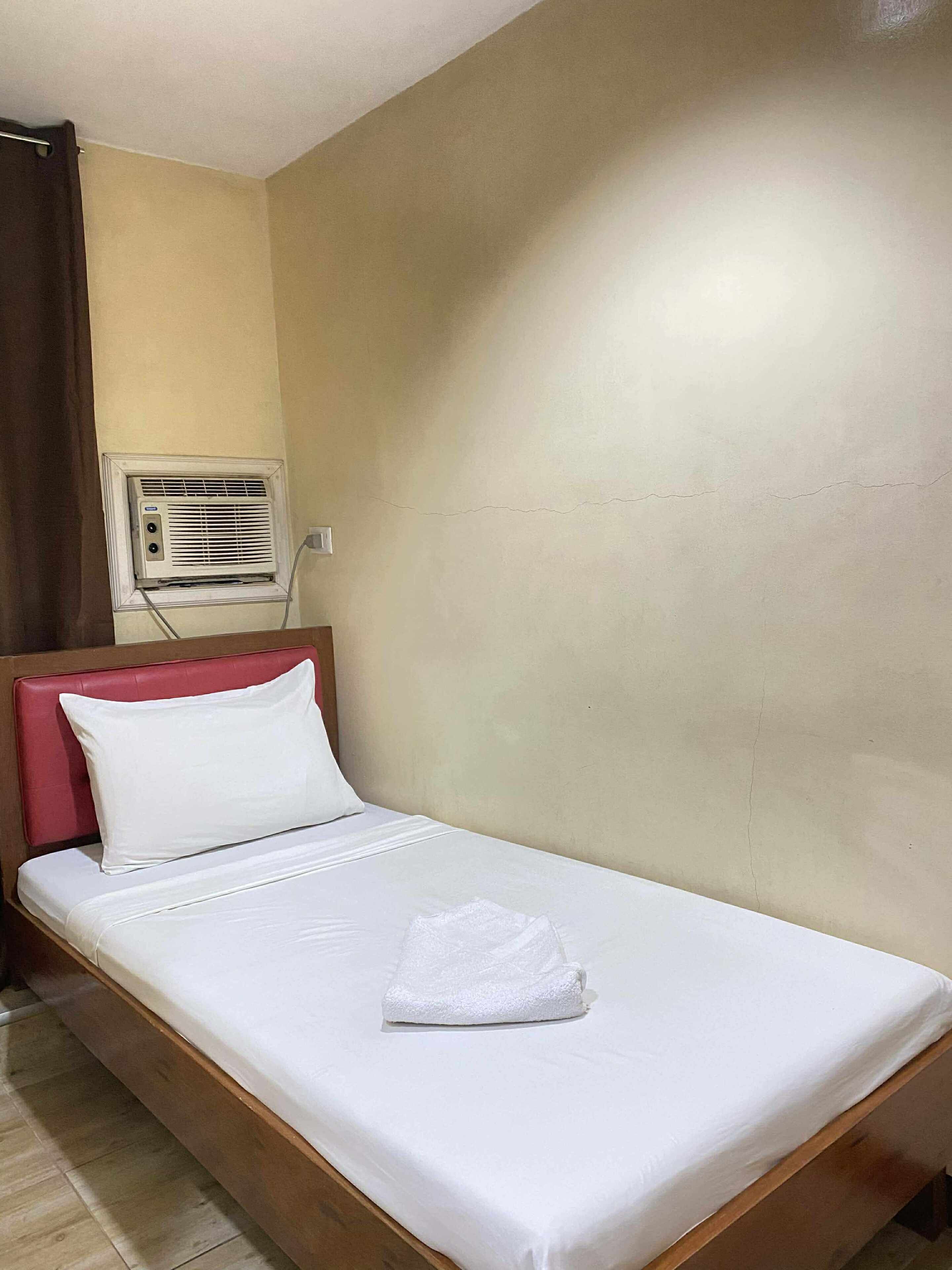 Single Room | Desk, free WiFi