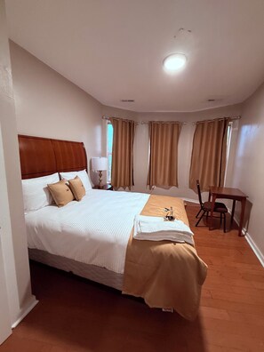 Fer et planche à repasser, accès Internet, draps fournis