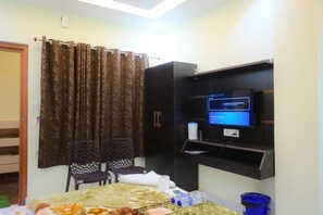 Double Bed Room | Free WiFi - Kaka Paying Guest House (Ayodhya)