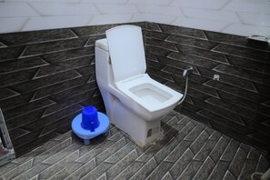 Double Bed Room | Bathroom - Kaka Paying Guest House (Ayodhya)