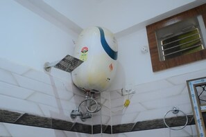 Triple Bed Room | Bathroom - Kaka Paying Guest House (Ayodhya)