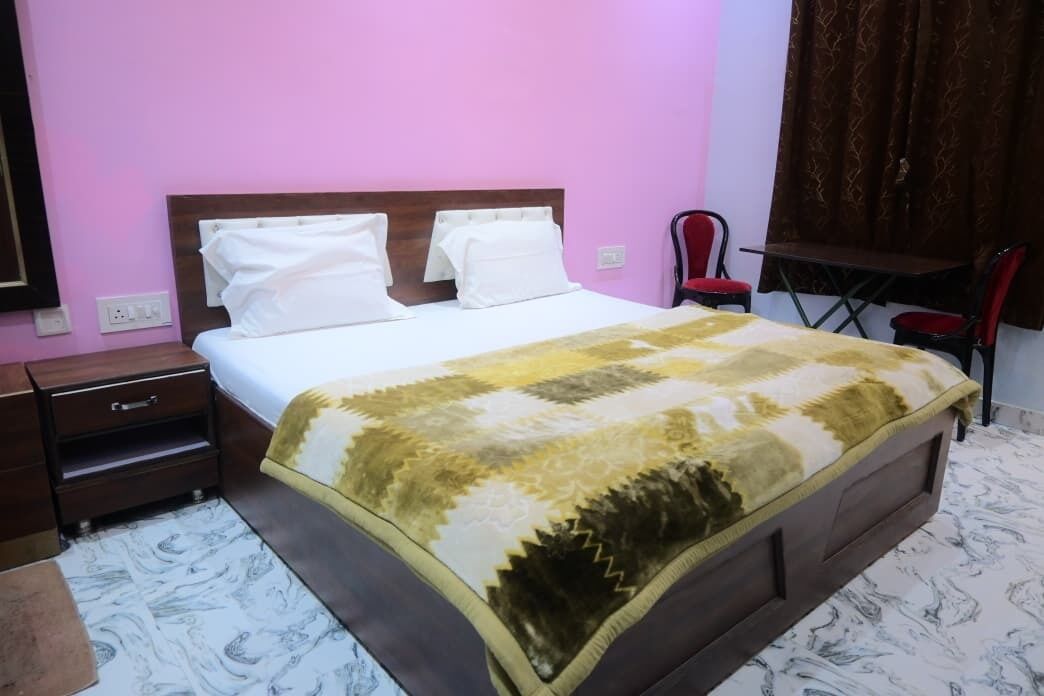 Double Bed Room | Free WiFi