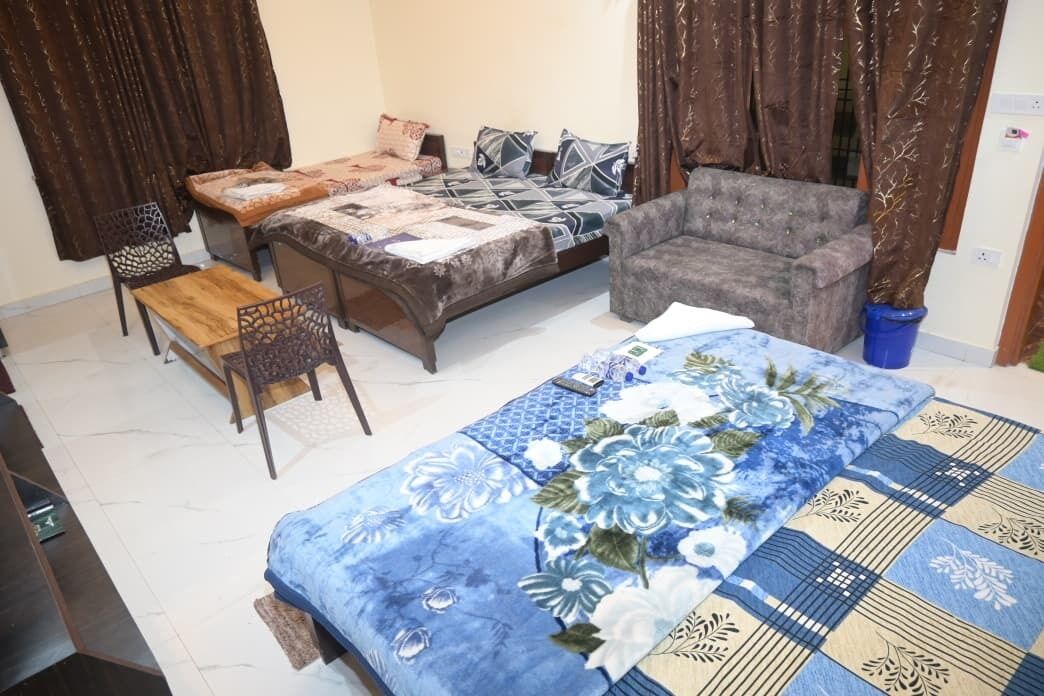 Five Bed Room | Free WiFi