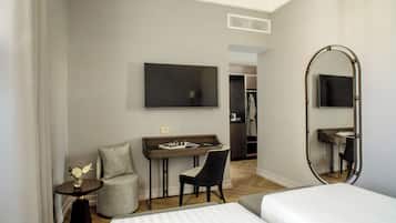 Safe på rommet, skrivebord for bærbar PC og wi-fi (inkludert)