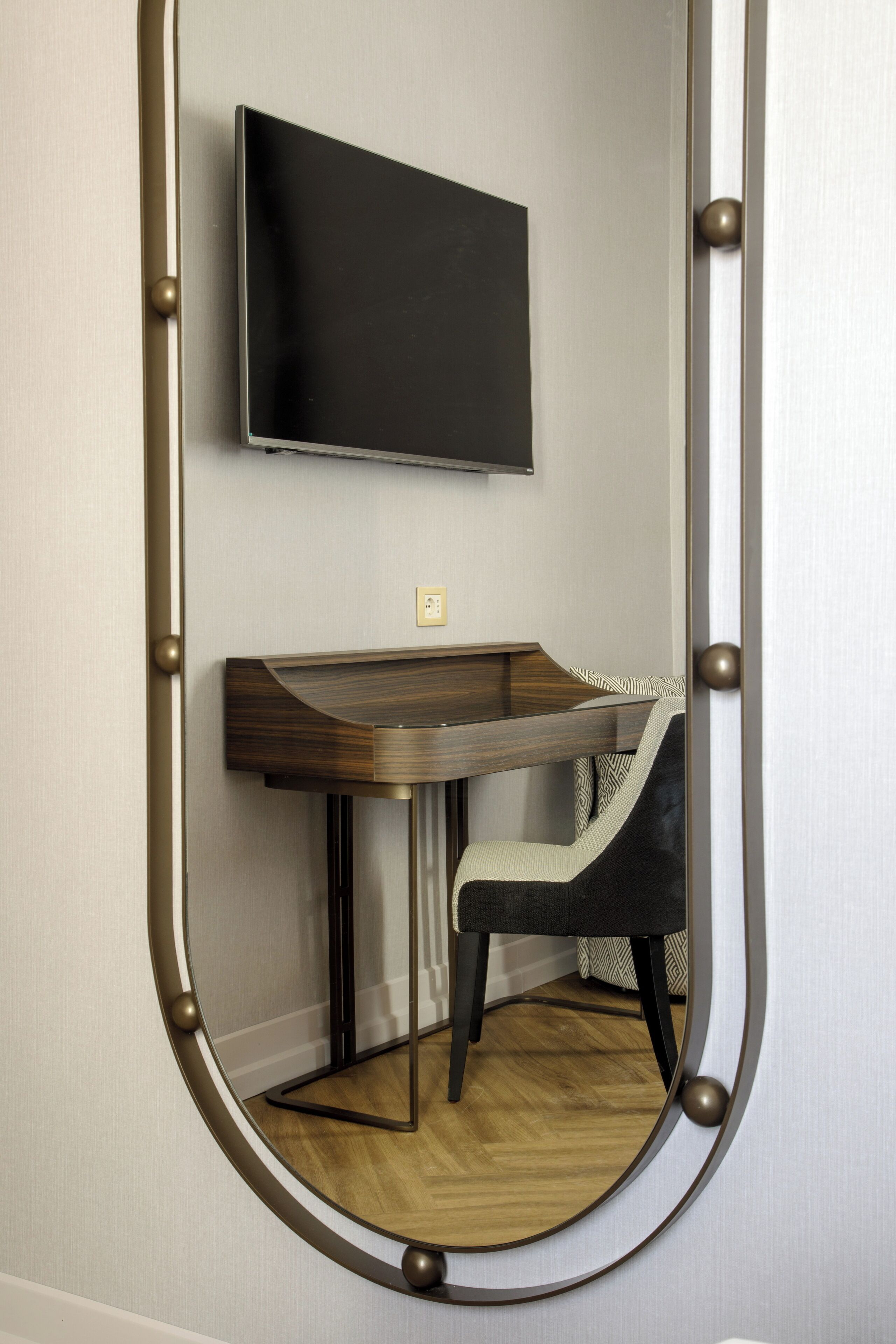 Rom – executive | Safe på rommet, skrivebord for bærbar PC og wi-fi (inkludert)