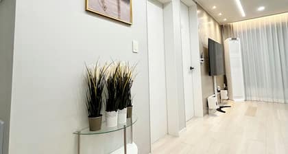 5 mins to Unseo Station, the nearest to the Incheon Airport, Located in Cafe St.