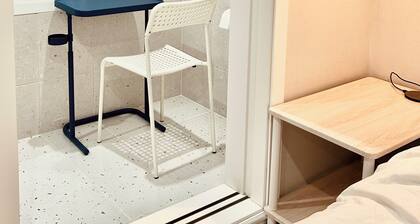 5 mins to Unseo Station, the nearest to the Incheon Airport, Located in Cafe St.