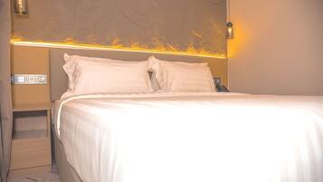 Deluxe Double or Twin Room, Balcony, City View | Iron/ironing board, free WiFi