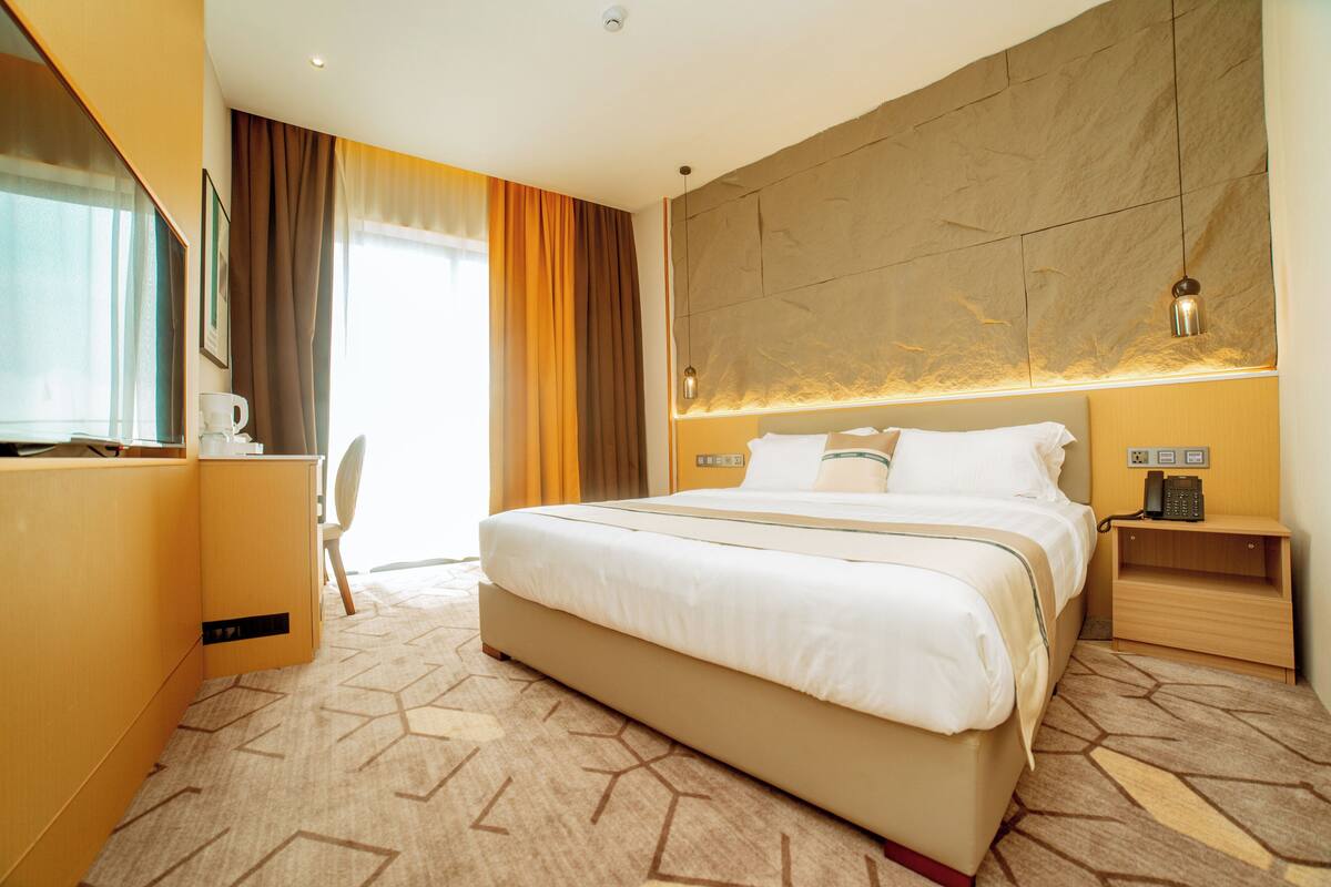 Standard Single Room, Balcony, City View | Iron/ironing board, WiFi (free)