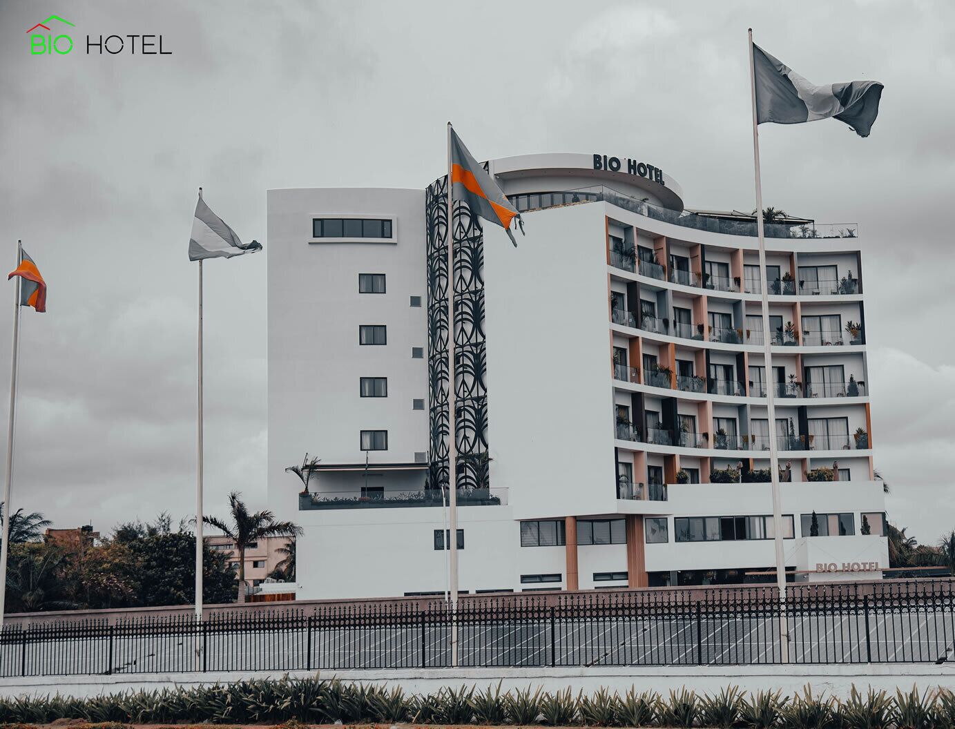 المنشأة من الخارج