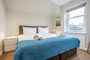 2 bedrooms, iron/ironing board, free WiFi, bed sheets - Rocklands (No 11) | Elie (Elie)