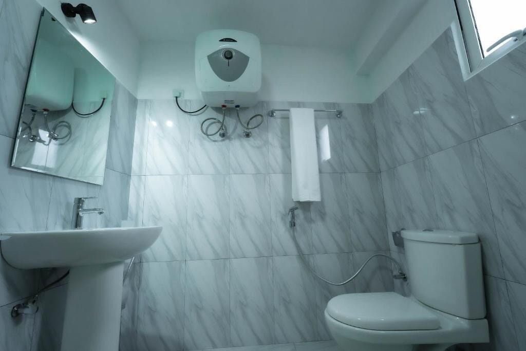Double Room, Balcony, Mountain View | Bathroom
