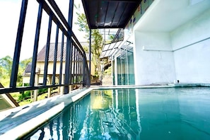 Una piscina techada