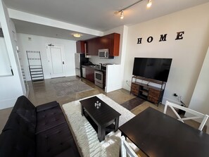 Living area - Studio Apartment with Amazing Downtown Los Angeles Views (Los Angeles)