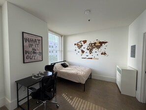 Internet - Studio Apartment with Amazing Downtown Los Angeles Views (Los Angeles)