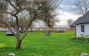 Property grounds - 3 bedroom cozy home in Trelleborg (Trelleborg)