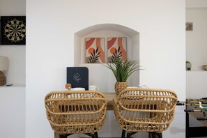 Dining - Norfolk House - Steps from Quays, Parks, and Docks (Gloucestershire)