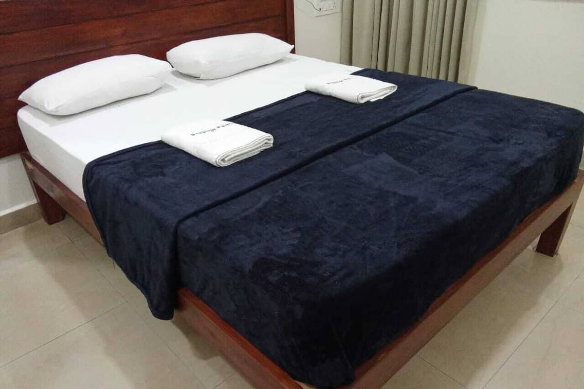 Desk, laptop workspace, free WiFi