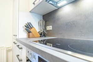 Basic Apartment | Private kitchen - Comfy 1BR 1LR Apt Donaustadt Zones (Vienna)