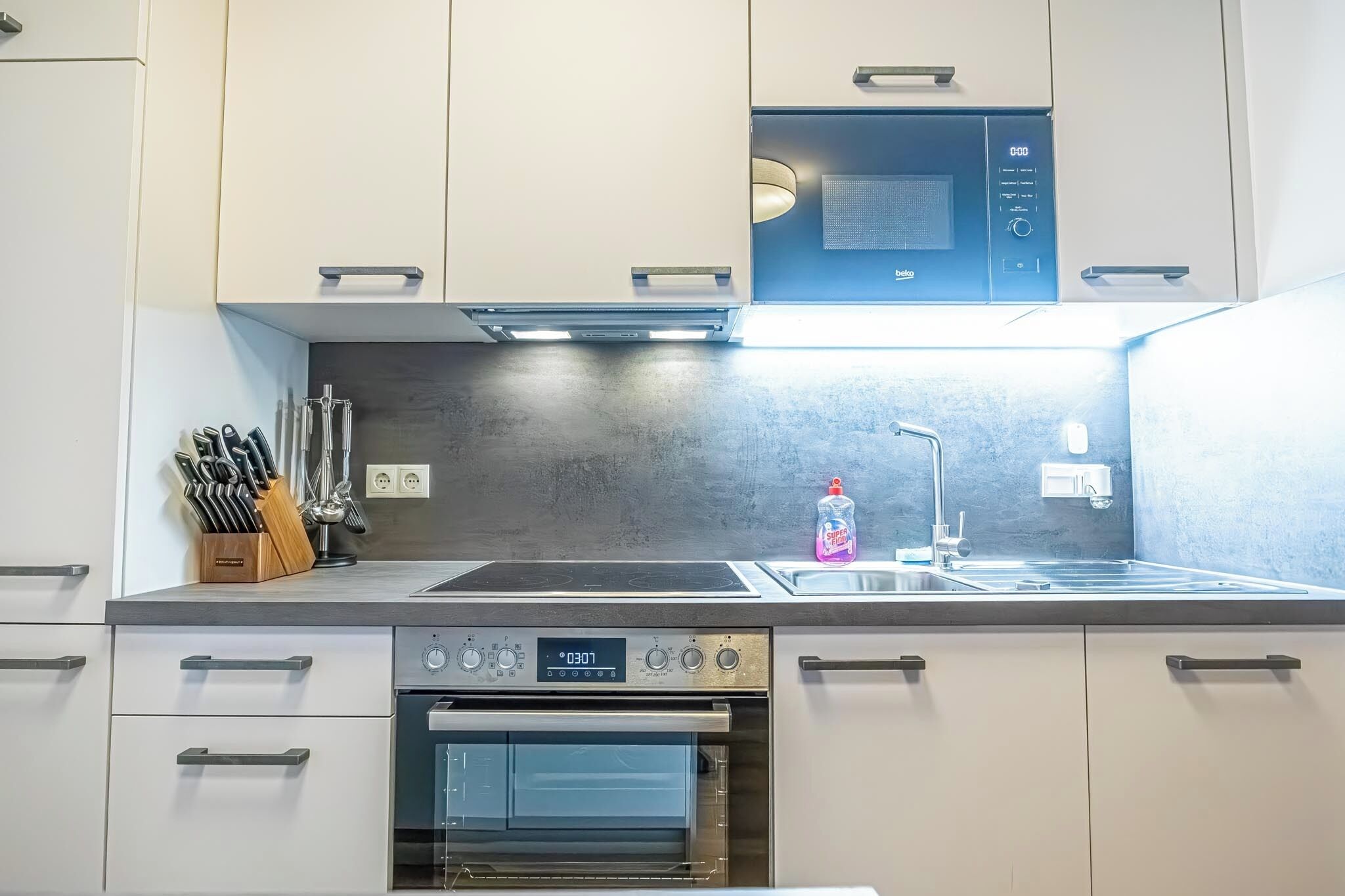 Leilighet – basic | Eget kjøkken | Kjøleskap, mikrobølgeovn, ovn og kokeplater