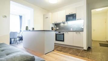 Basic Apartment | Dapur peribadi | Peti sejuk, ketuhar gelombang mikro, ketuhar, dapur