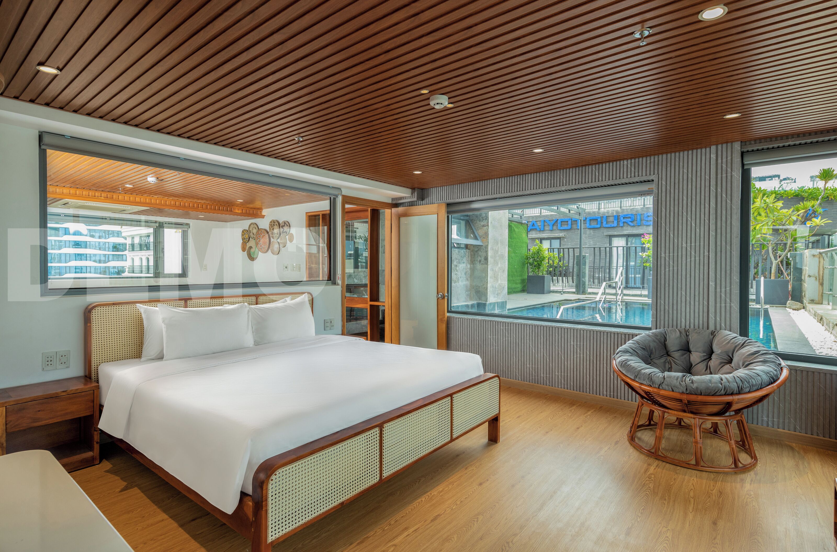 Loftsleilighet, 1 kingsize-seng med sovesofa, privat basseng (Hot Tub) | Safe på rommet, skrivebord og skrivebord for bærbar PC