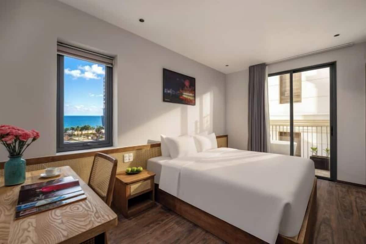 In-room safe, desk, laptop workspace, blackout drapes