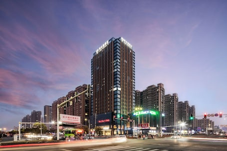 Fachada. The Hotel V Huai'an University Town