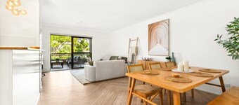 Spacious 2-Bed, 2-Bath Moments from Avalon Beach