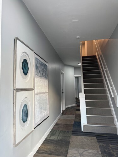 Cozy 2-bedroom apartment in charming New Haven near Downtown and Yale Hospital