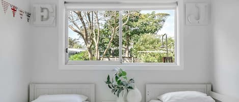 Fer et planche à repasser, accès Internet, draps fournis