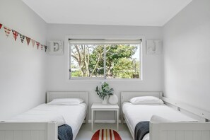 3 chambres, fer et planche à repasser, accès Internet, draps fournis