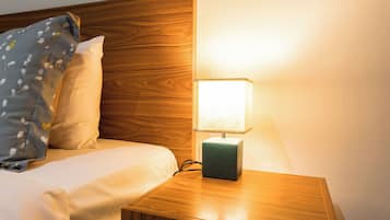 Comfort Room | Desk, free WiFi