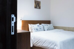 Comfort Room - Wepia Guest House (Oyibi)