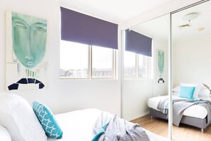 1 bedroom, desk, iron/ironing board, bed sheets - Live in the heart of Surry Hills - walk to City (Surry Hills)