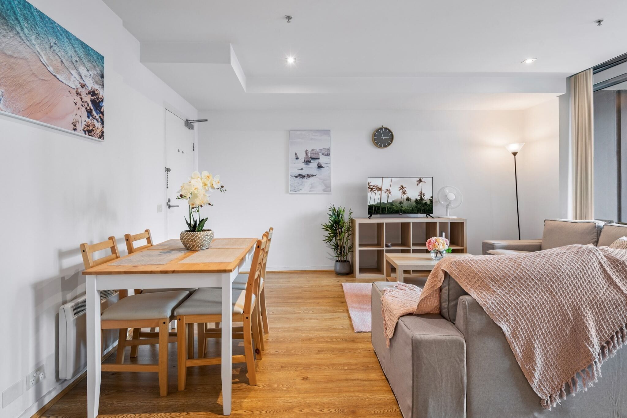 Central 2-bed Apartment With Parking, - St Kilda
