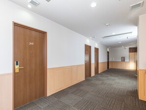 Hallway - Awaikeda Ekimae Hotel Eleven (Miyoshi)