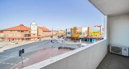 Comfy Lakeside 1-Bed with Secure Parking