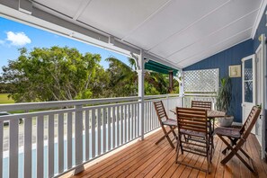 Outdoor dining - Xanadu Retreat by Marcoola Beach (Marcoola)