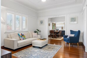 Smart TV, offices - Family-Friendly Home in Vibrant West End (West End)