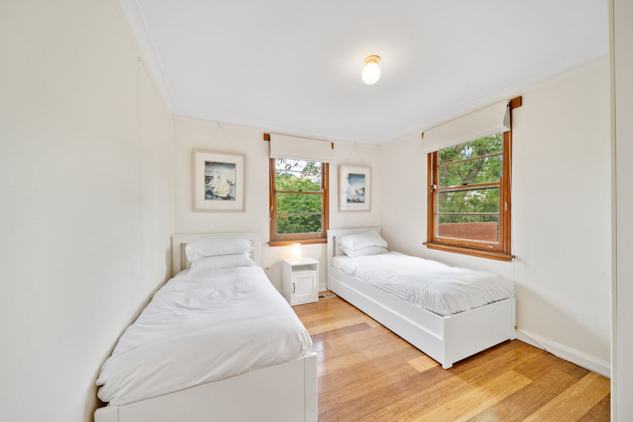 Fer et planche à repasser, accès Internet, draps fournis