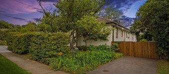 Comfortable 3-Bed Haven Near Canberra Attractions