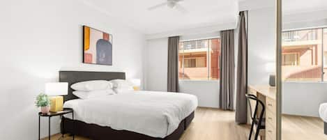 2 bedrooms, desk, iron/ironing board, Internet