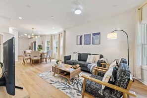 Fernseher, Tischfußball