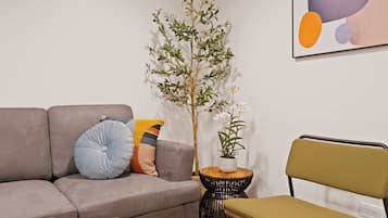 Una Smart TV, una oficina