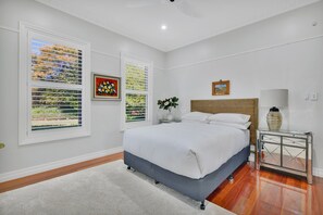 5 Schlafzimmer, Bügeleisen/Bügelbrett, Internetzugang, Bettwäsche